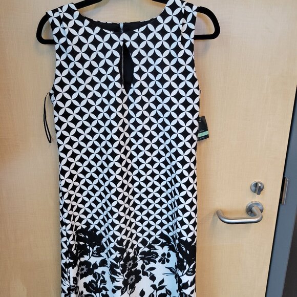 Gabby Skye Dress Black & White Keyhole Neck Floral Hem - Picture 5 of 8